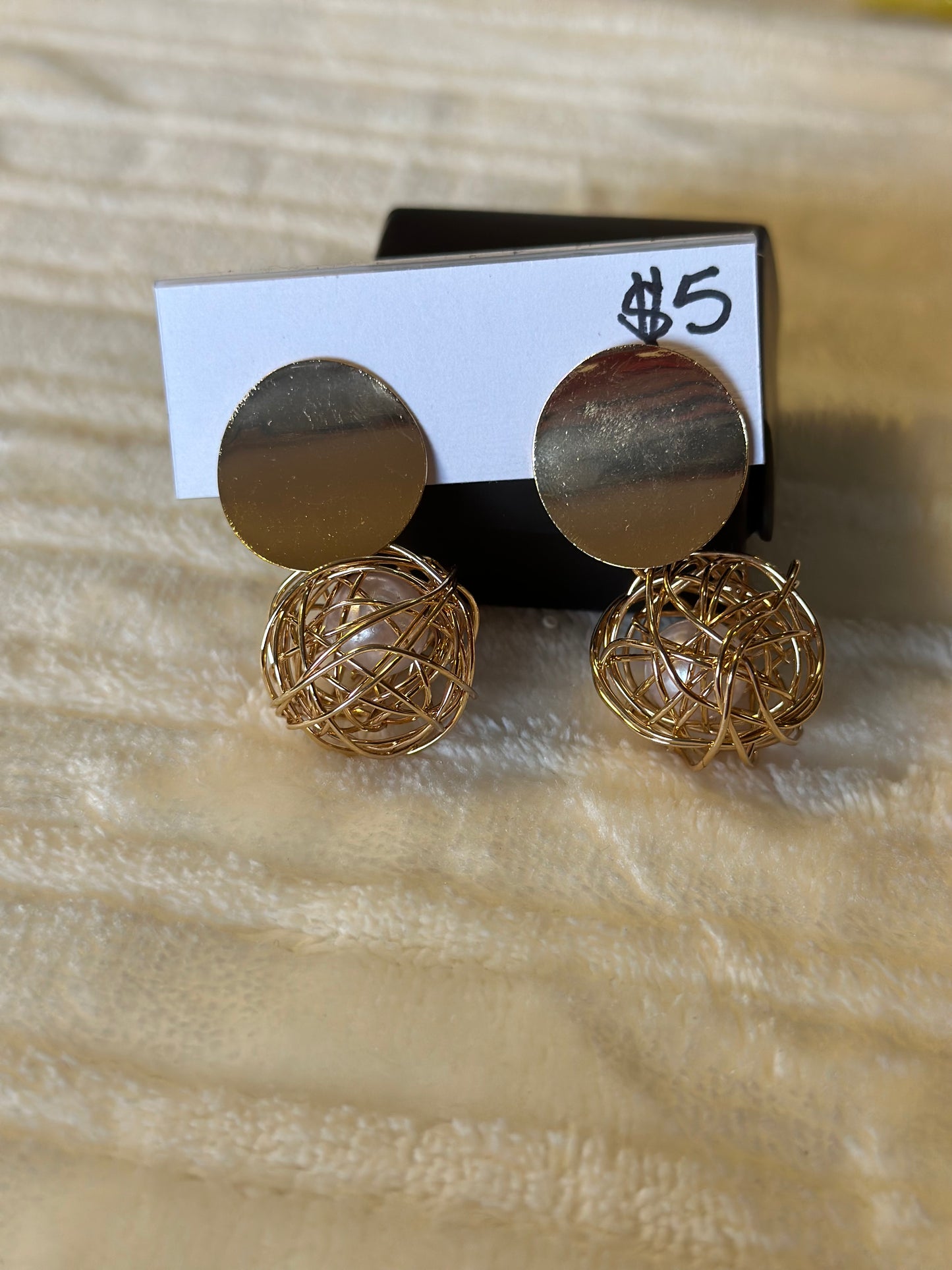 Gold Earrings with Pearls